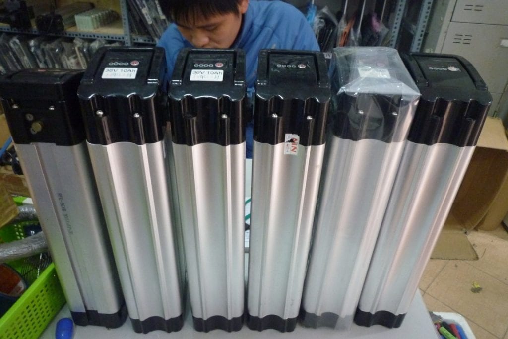 thu-tuc-nhap-khau-pin-lithium-danh-cho-xe-dap-nhu-hang-hoa-binh-thuong