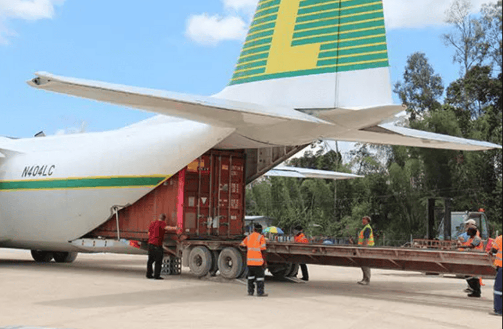 van-chuyen-container-bang-duong-hang-khong (3)