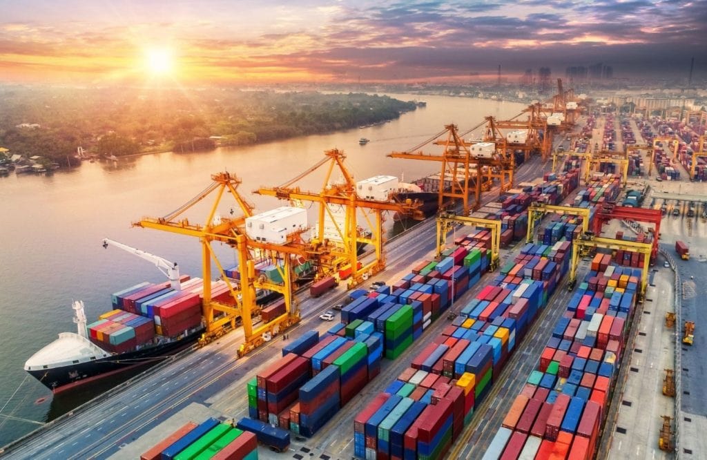 Servizi di import-export al porto di Hiep Phuoc | Embassy